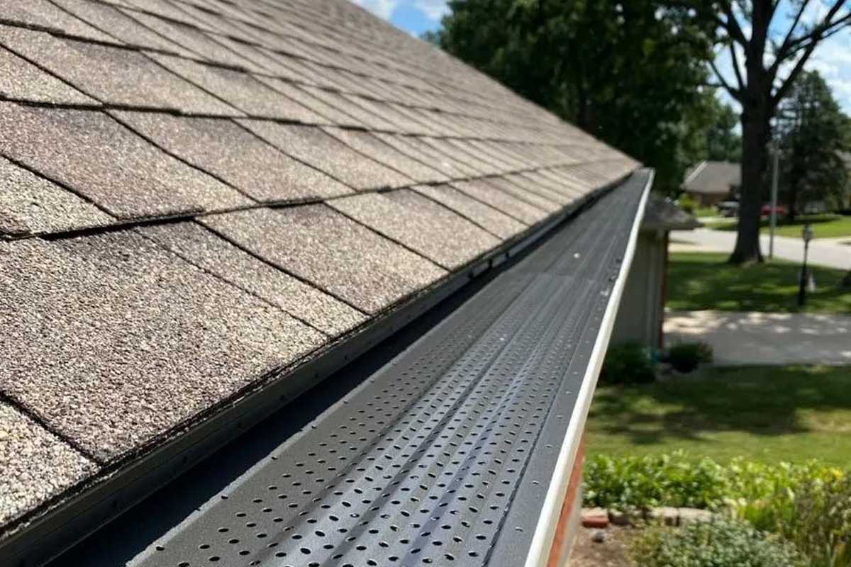 5 Things You Need to Know Before You Clean Your Gutters This Fall
