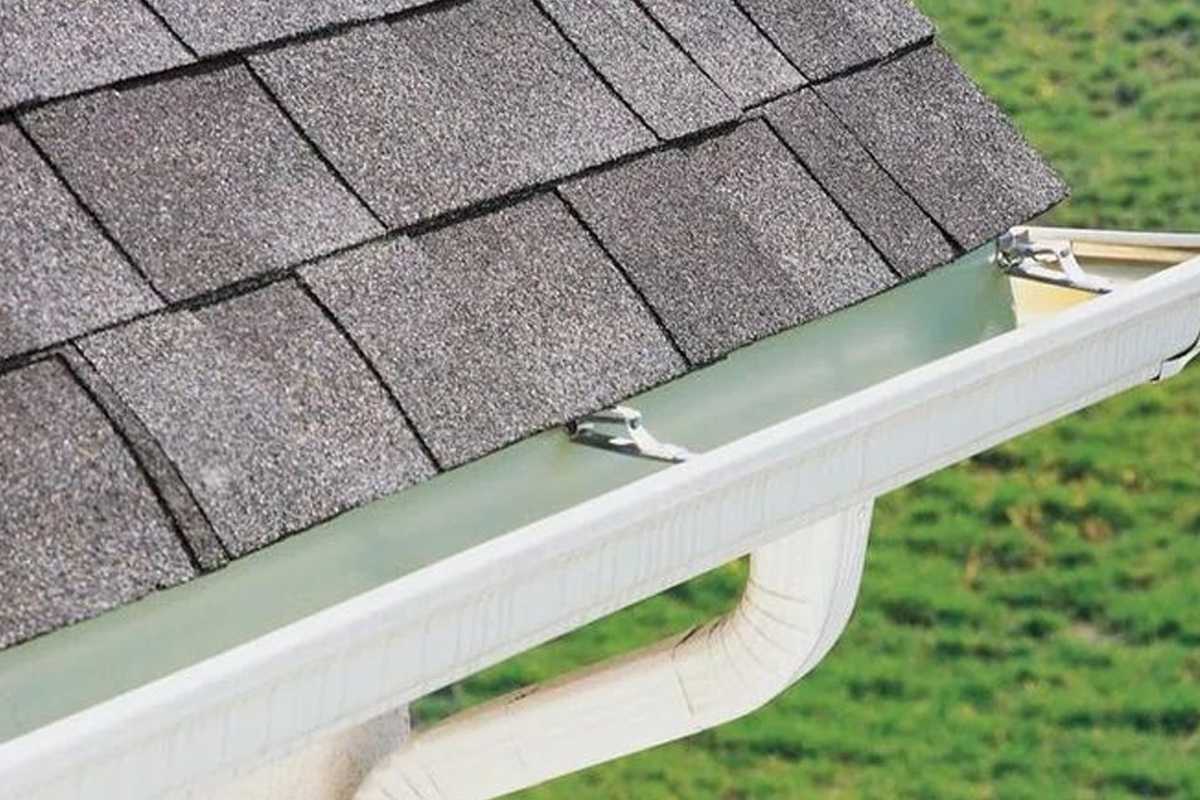 Why It’s Important to Clean Your Gutters in the Fall
